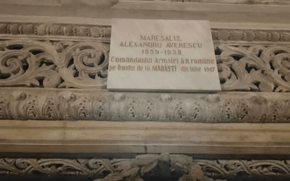 Legenda „dispariției“ osemintelor mareşalului Alexandru Averescu din sarcofagul de la Mărăști. Misterul nu a fost dezlegat nici azi