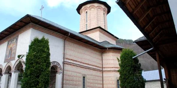 Mii de credincioși sunt așteptați să vină la Mănăstirea Polovragi