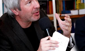 „Mulți membri ai guvernului dvs  s au transformat deja în rinoceri“ – interviu cu scriitorul Éric VUILLARD jpeg