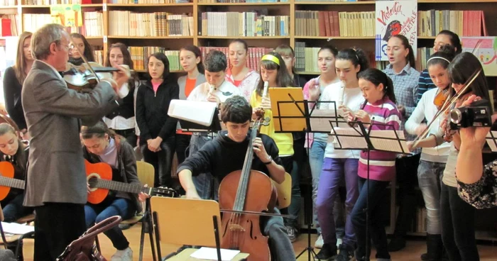 Elevii au cântat colinde FOTO: Arhiva Adevarul
