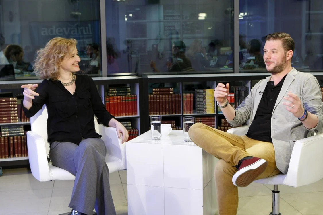 Rodica Lazăr şi Andrei Creţulescu, în studioul Adevărul Live FOTO Eduard Enea