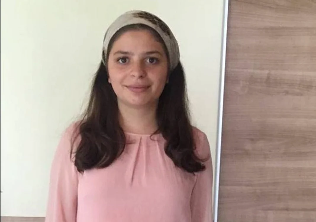 Miriam Dobre a contestat notele primite la Română, Matematică şi Biologie şi după recorectări a luat 10 la toate materiile FOTO Arhiva personală
