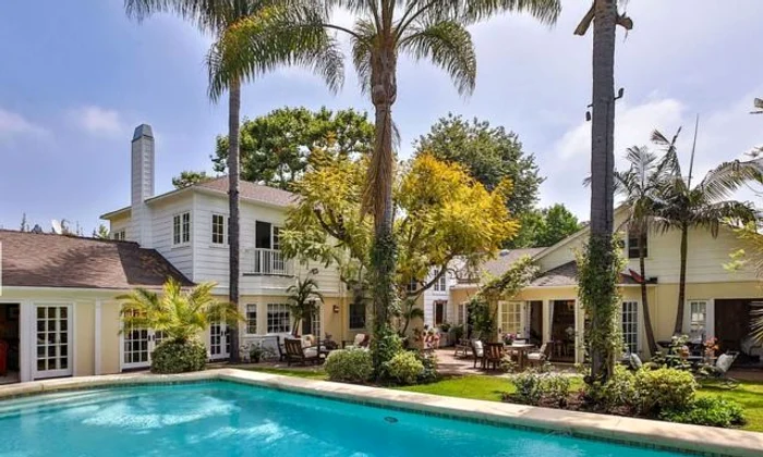 Goldie Hawn and Kurt Russell sell their mansion for $7 25 million in LA jpeg