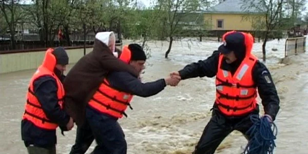 Botoşani: Vin ploile şi vijeliile!