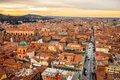 Bologna, vedere panoramică la apus Foto shutterstock 397150111 jpeg