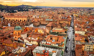 Bologna, vedere panoramică la apus Foto shutterstock 397150111 jpeg