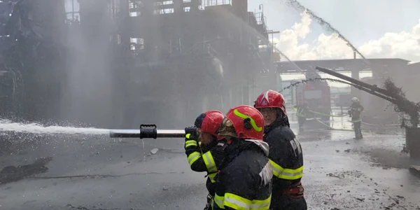Incendiu Petromidia FOTO ISU 