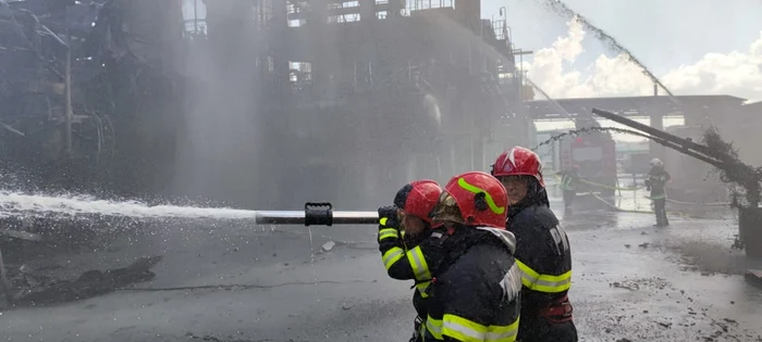 Incendiu Petromidia FOTO ISU