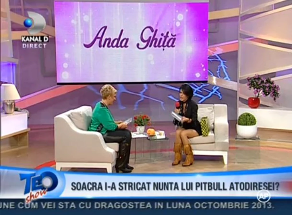 Anda Ghiţă i-a adus lui Teo un dovleac sculptat de Halloween şi o icoană cu Fecioara Maria (captură: Kanal D)