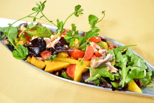 salata usoara cu somon jpeg