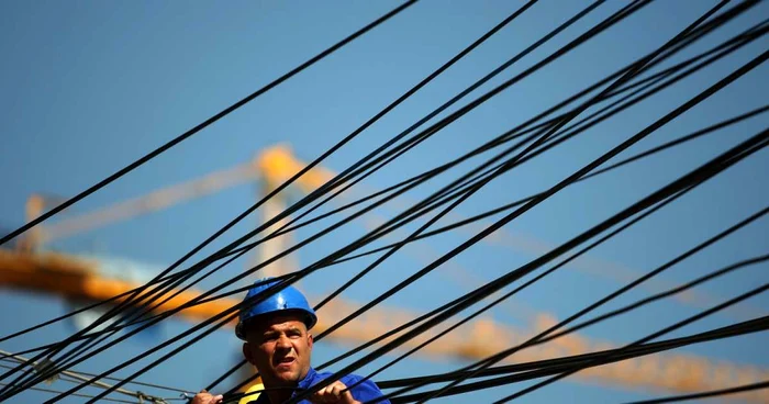 Reţeaua de telecomunicaţii nu a afost construită din cauza unor funcţionari