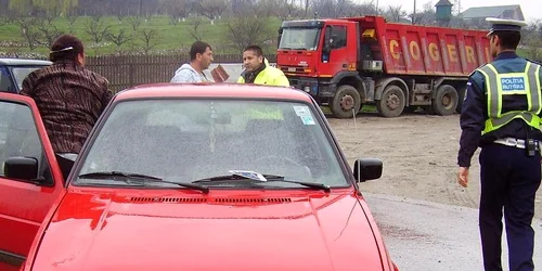 Taximetriştii la negru, „vânaţi” de politisti