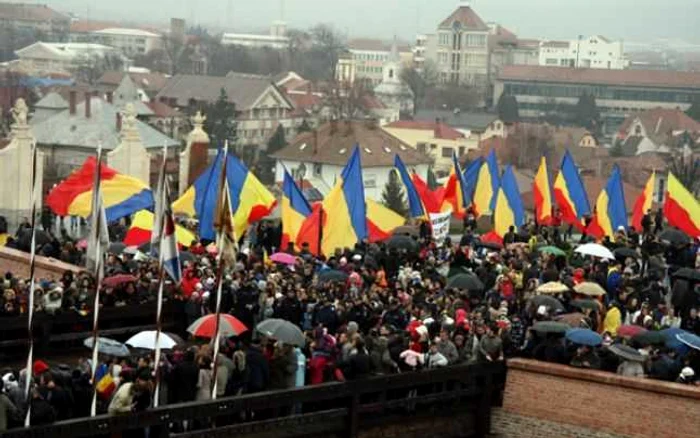 Mii de români sunt aşteptaţi în 1 decembrie la Alba Iulia