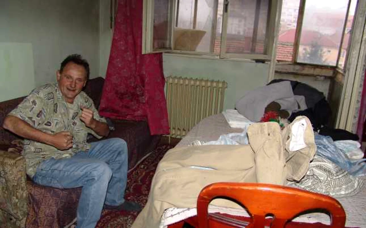 Bărbatul s-a declarat fericit că nu a murit şi poate fuma în continuare