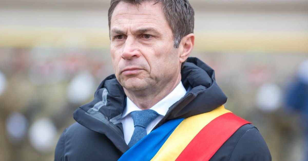 Primarul suspendat al Mangaliei, acuzat de DNA, va rămâne în arest preventiv încă o lună