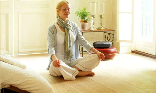 femeie relaxata yoga fotolia 3352964 subscription l jpeg