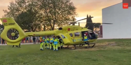 Copilul român de 11 ani, din SPania, a fost dus cu elicopterul la spital.  A murit la scurt timp  FOTO: captură video X 112 Comunidad de Madrid