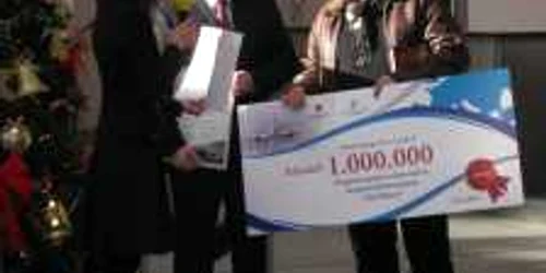 Vasile Goie, pasagerul cu numărul 1.000.000, a primit cadou din partea Tarom două bilete de avion.