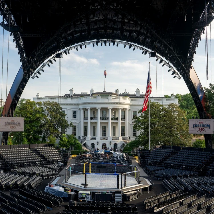 Arena din fața Casei Albe unde vor avea loc lupte MMA de ziua lui Trump. Foto: captură video X