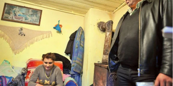 Andreea nu a fost în stare să-i dea prea multe detalii asistentului social care a vizitat-o  