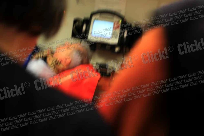 Adrian Năstase, în ambulanţă după ce a încercat să se sinucidă.