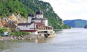 08 cele mai frumoase lacasuri de cult din romania pe care trebuie sa le vezi jpg