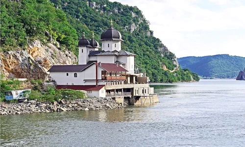 08 cele mai frumoase lacasuri de cult din romania pe care trebuie sa le vezi jpg