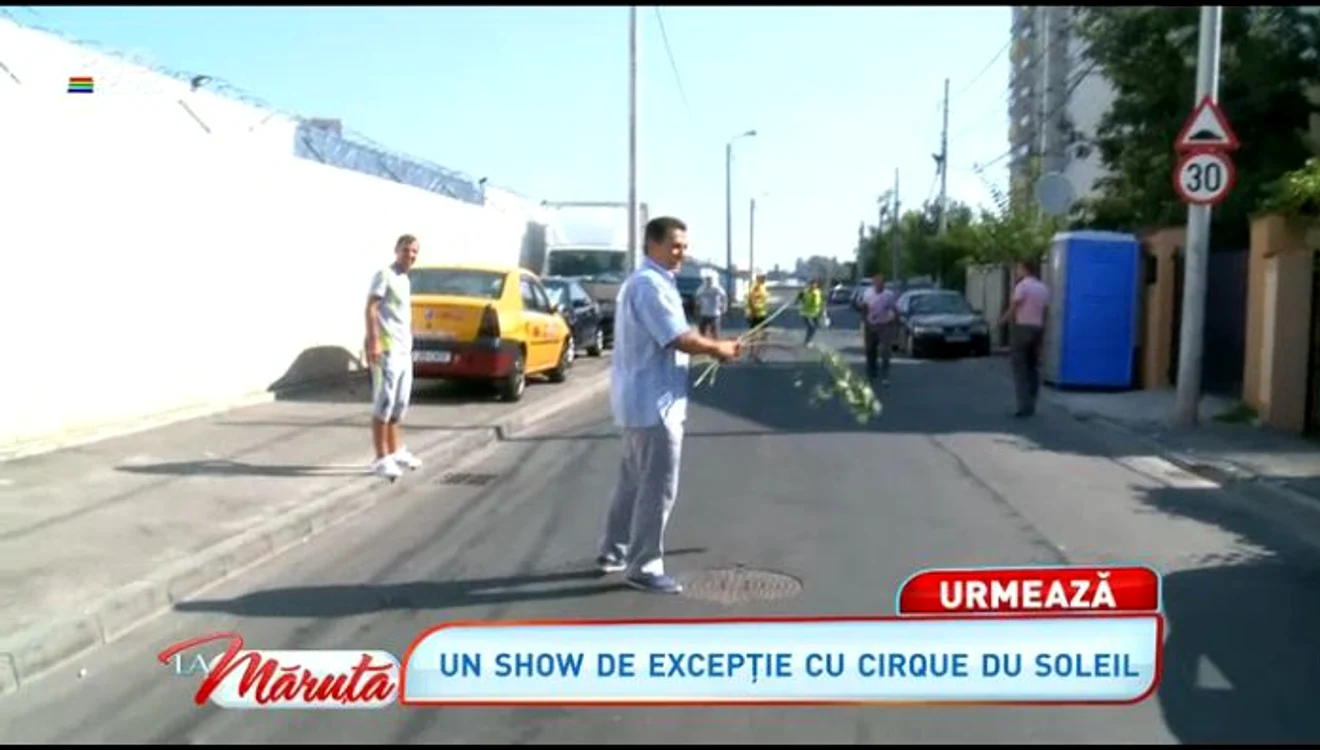 Nea Marin i-a alergat pe falşii muncitori cu nuiaua (captură: PRO TV)