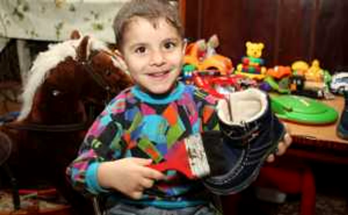 Tudor (3 ani) şi-a pregătit de astăzi ghetuţele