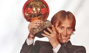 18 sport modric h 54817401 jpeg
