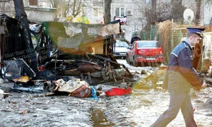 Aşa arăta baraca familiei Cozac după ce  pompierii au reuşit să stingă incendiul jpeg