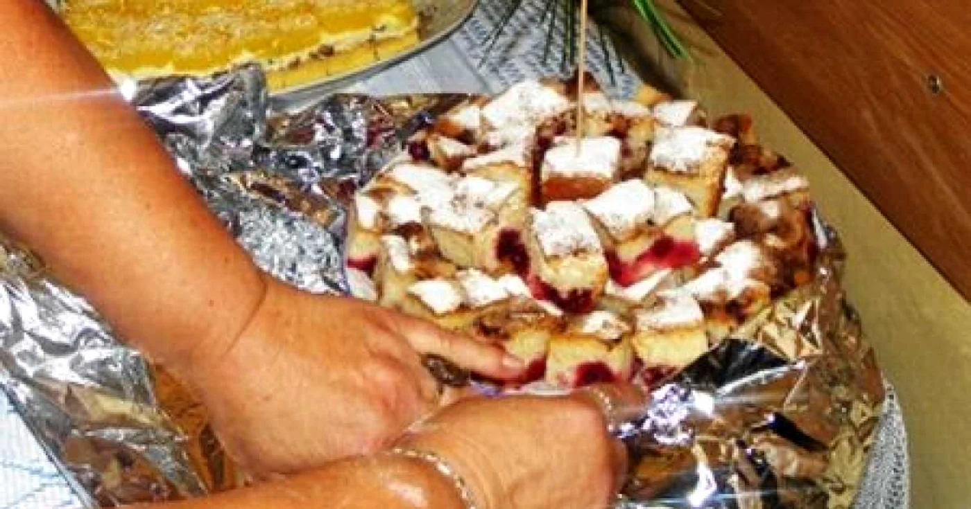 Hoţul a plecat din chioşc cu dulciuri. (Arhivă)