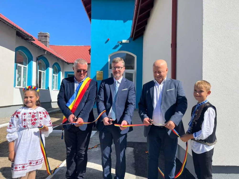 Școala Primară din Sarichioi, Tulcea, a fost renovată cu fonduri americane. „Alianța noastră NATO aduce beneficii”