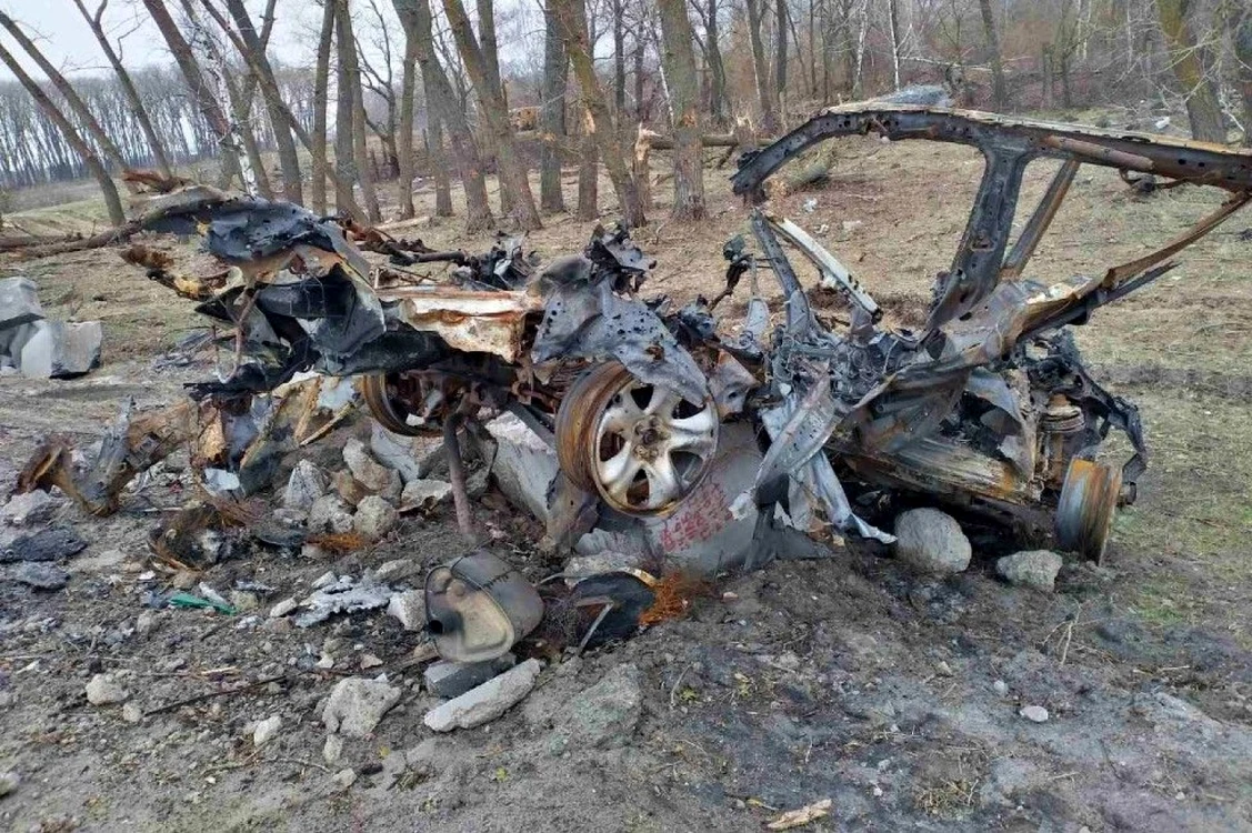 Maşina familiei Kovalenko a ars complet FOTO BBC