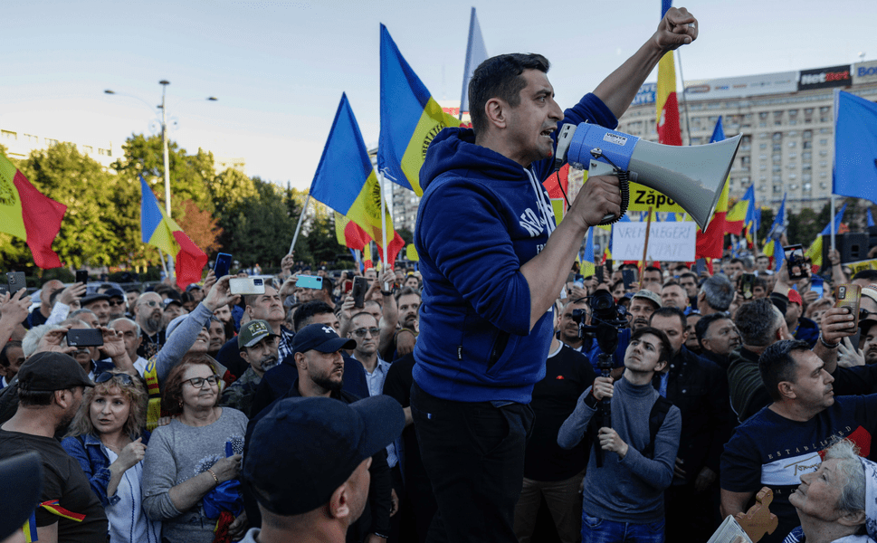 Șapte sancțiuni la protestul AUR din București: amenzi de peste 30.000 de lei. Un bărbat, prins cu două arme albe