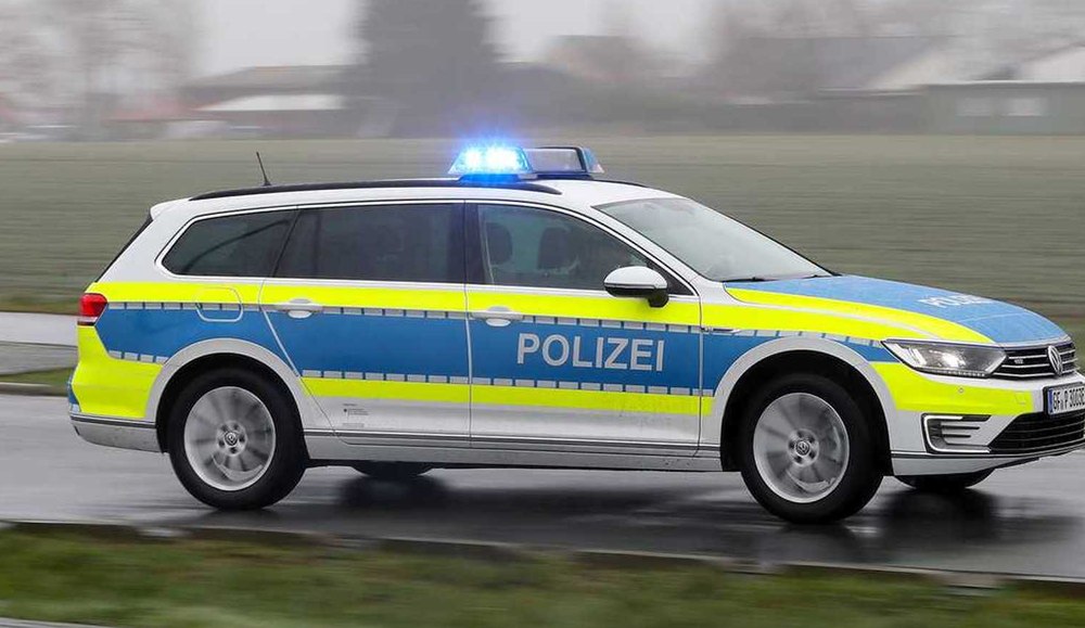 Escrocheria „aur pe autostradă” revine în Germania. Trei români au fost prinși în flagrant. Pretindeau că se află în pană de combustibil