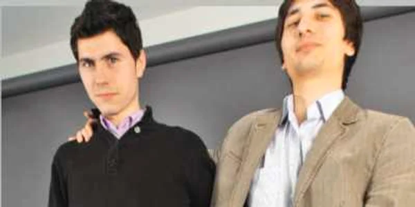 Cezar Ursan (stânga) şi Adrian Brudaru au creat deja un al doilea prototip, şi mai comod de folosit decât primul  