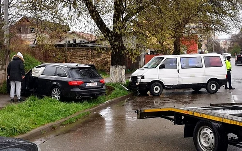 Accident pe Strada 22 decembrie din Hunedoara foto calin corpaciu