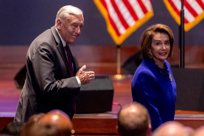 Steny Hoyer și Nancy Pelosi au fost dați afară din birourile lor FOTO Profimedia