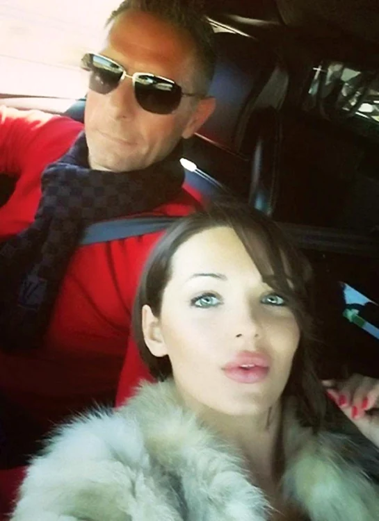 Milionarul Bush şi rusoaica Maria Korotaeva