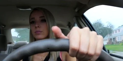 Jenna Marbles le parodiază pe şoferiţe