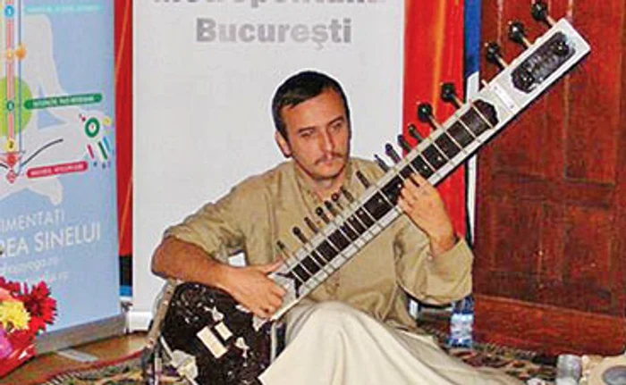 Victor Marius Beliciu este sufletul petrecerilor la evenimentele mondene din India