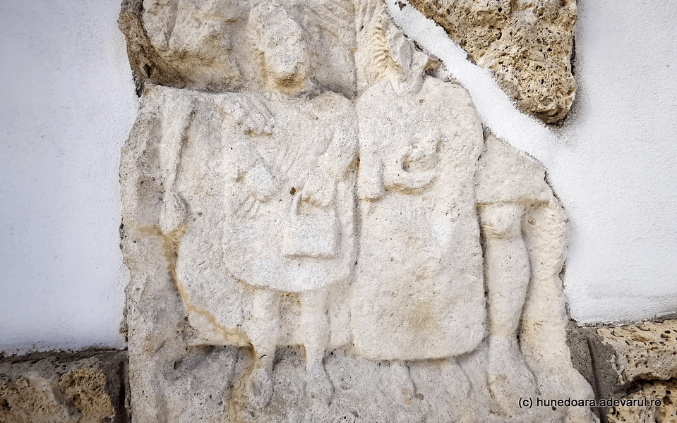 Dovada că elevii romani făceau școală în Dacia, găsită într-o biserică medievală unică în România VIDEO