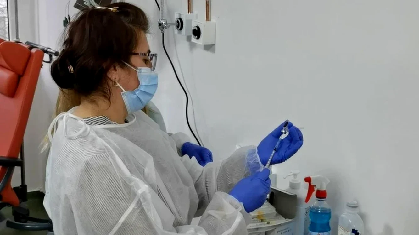 Medicii de familie au preluat sarcina centrelor de vaccinare COVID-19