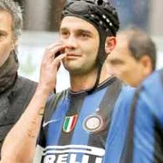 Mourinho (stânga) l-a apreciat mereu pe Chivu  