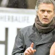 Mourinho (stânga) l-a apreciat mereu pe Chivu  
