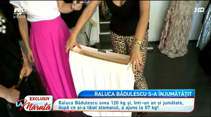 Raluca a arătat o fostă rochie de când avea 120 de kg. Intră două siluete în ea