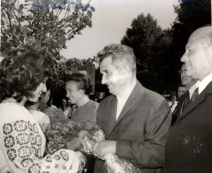 Nicolae Ceauşescu, într-una din vizitele în judeţul Călăraşi Foto: Fototeca online a comunismului românesc