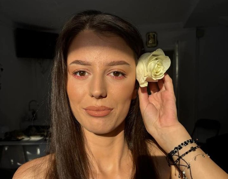 Tragedie într-o comună din județul Argeș. O tânără de 21 de ani a murit subit, în baia locuinței