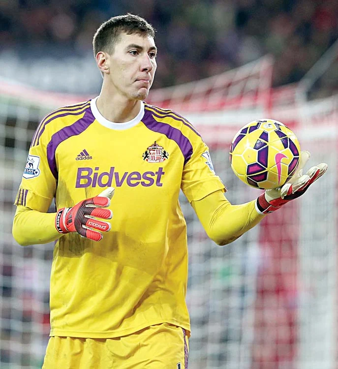 
    Portarul român nu mai  prinde deloc echipa  de două meciuri  